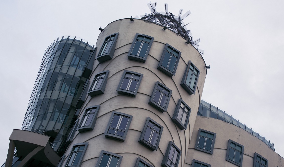 dancing house photo 6