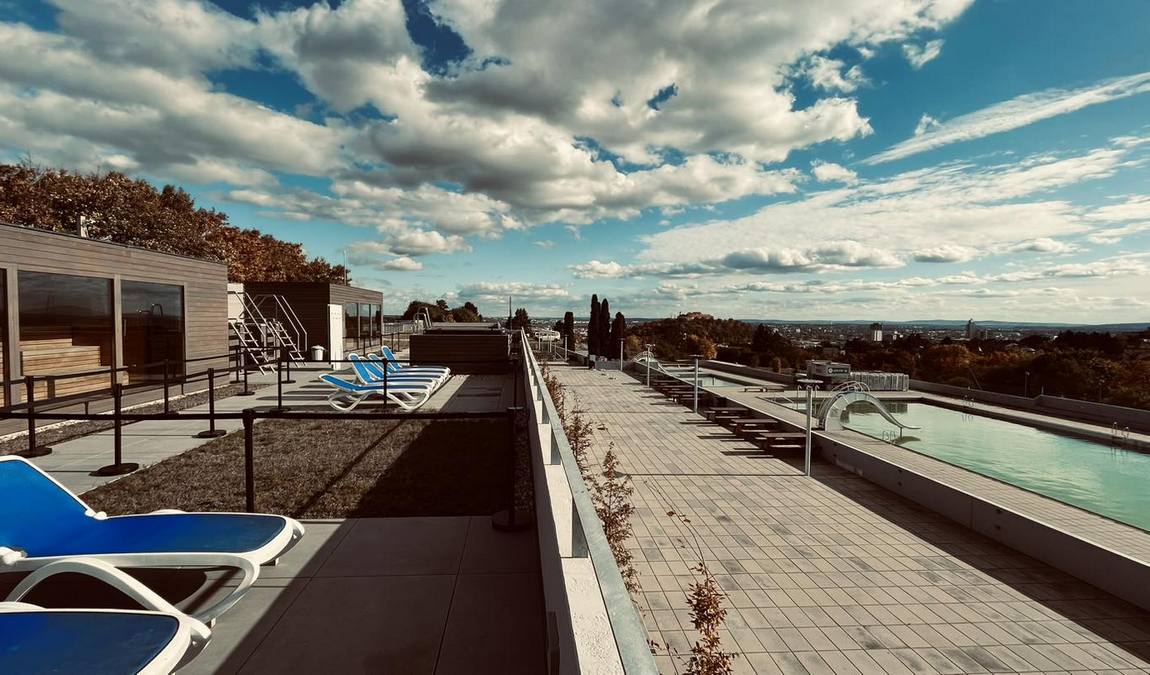 swimming pool kravi hora photo 7