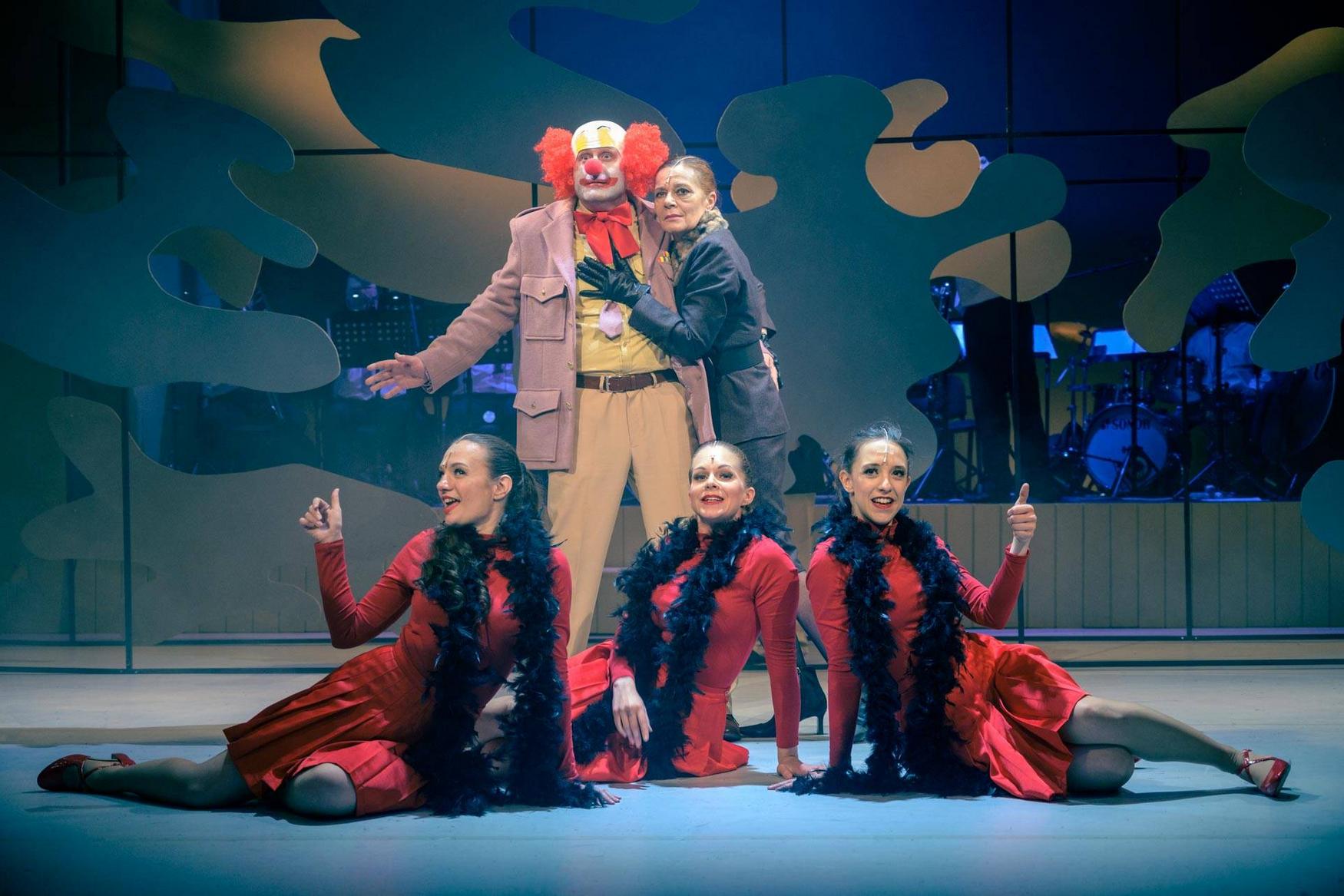 WOW Black Light Theater photo 1