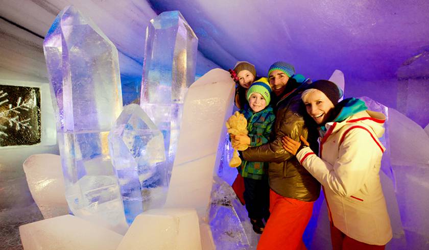 Hallstatt Lake photo 1